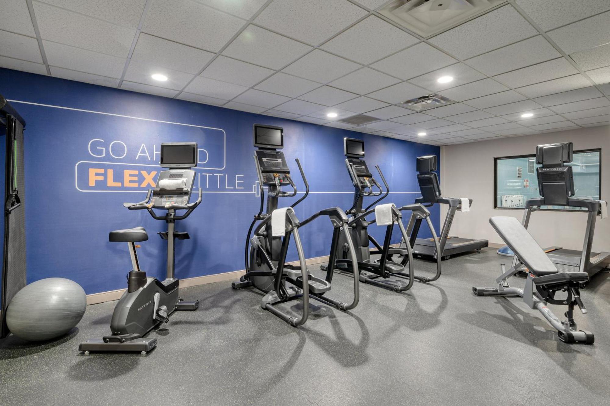 Holiday Inn Express Hotel & Suites Columbus Airport By Ihg Gahanna Екстер'єр фото